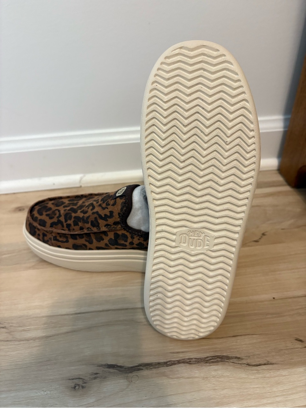 Hey Dude Austin Lift Classic Brown Leopard - Size 7 - Picture 3 of 5